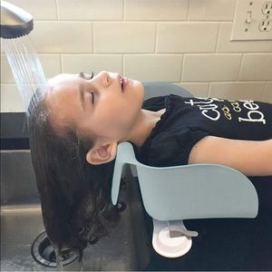 Shampoo Buddy Portable Hair Wash Basin, Tear-Free Rinser For Children - Grey